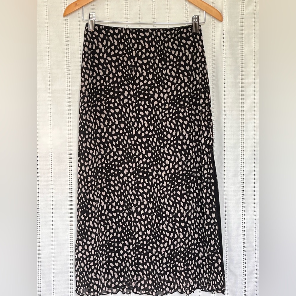 URBAN Romantics Black and Cream Pencil Midi Skirt EUC Size Small